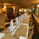 Auberge de L'Ours Vers L'Eglise