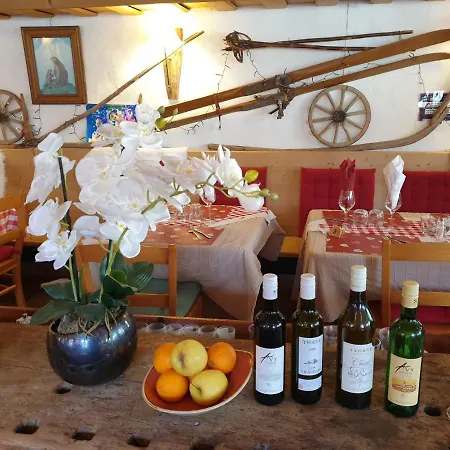 Auberge de L'Ours * Vers L'Eglise
