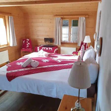 Auberge De L'Ours Zajazd Vers L'Eglise