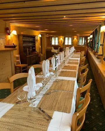 Auberge de L'Ours Vers L'Eglise