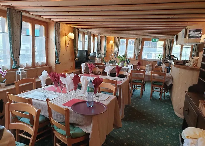 Auberge De L'Ours Inn *