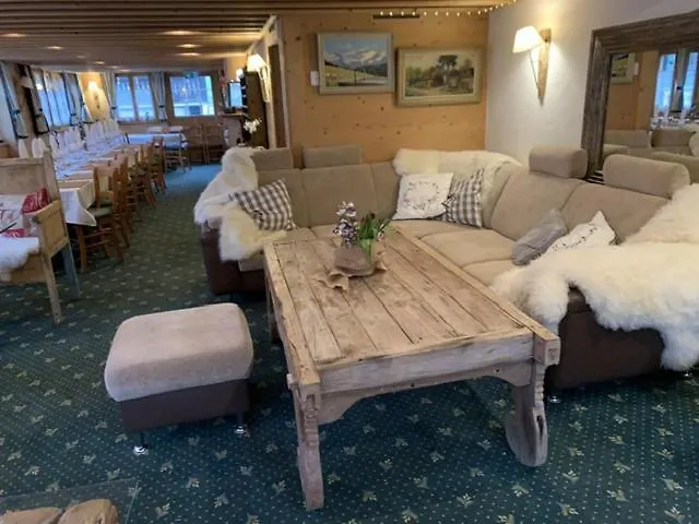 Inn Auberge De L'Ours Vers L'Eglise