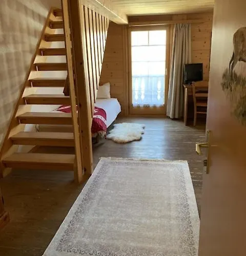 Auberge De L'Ours Zajazd Vers L'Eglise