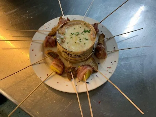 Auberge De L'Ours Vers L'Eglise