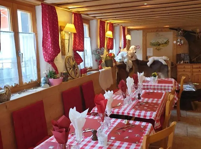 Auberge De L'Ours Vers L'Eglise