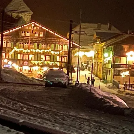Inn Auberge De L'Ours *