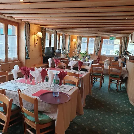 Auberge De L'Ours Inn *