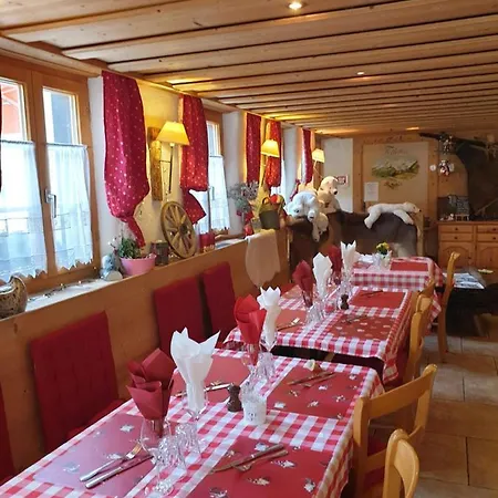 Auberge De L'Ours Vers L'Eglise