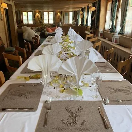 Auberge De L'Ours Inn