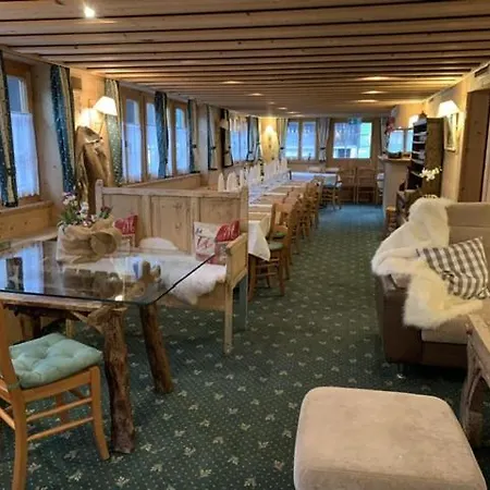 Auberge De L'Ours Inn Vers L'Eglise
