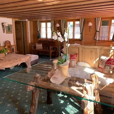 Auberge De L'Ours Inn *